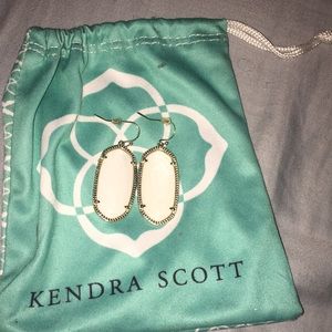 Elle Kendra Scott Earrings